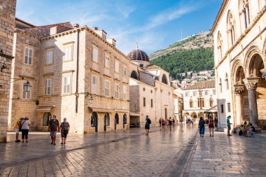 Hırvatistan 'ın Dubrovnik kentindeki Stradun Caddesi' ndeki Rektör Sarayı.