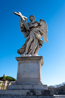  Ponte Sant 'Angelo' da bir melek heykeli. Roma
