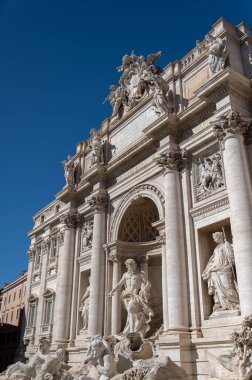Şehrin tarihi kısmı, Roma 'nın sokakları. Trevi Çeşmesi