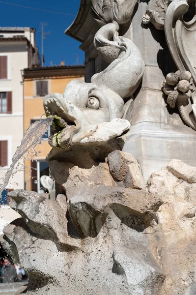 Antike Brunnen Rom — Stockfoto