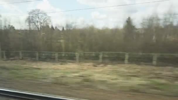 Blick Auf Die Außenlandschaft Aufgenommen Aus Einem Fahrenden Superschnellen Schnellzug — Stockvideo