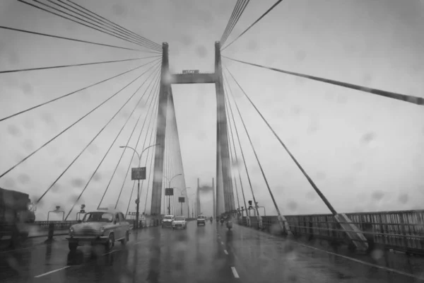 Howrah West Bengal India 자동차 다리의 교통에서 빗방울을 Monsoon Black — 스톡 사진