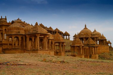Bada Bagh ya da Barabagh, Hindistan 'ın Jaisalmer şehrinde Jaisalmer Kralları anlamına gelen bir bahçe kompleksi. Turist eğlencesi.