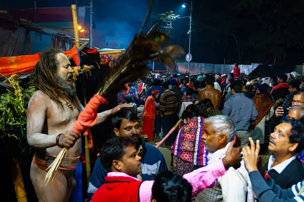 Kolkata Bengala Ocidental Índia Janeiro 2020 Hindu Sadhu Abençoa Devotos — Fotografia de Stock