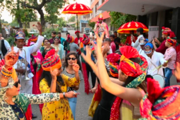 Imagen Borrosa Celebración Del Matrimonio Sindhi Hotel Gente Vestida Tradicional — Foto de Stock