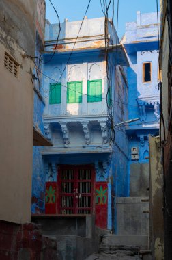 Jodhpur, Rajasthan, Hindistan - 21 Ekim 2019: Geleneksel Mavi renkli ev. Mavi Hindu Brahmanlar için semboliktir, üst kasttan olmak..