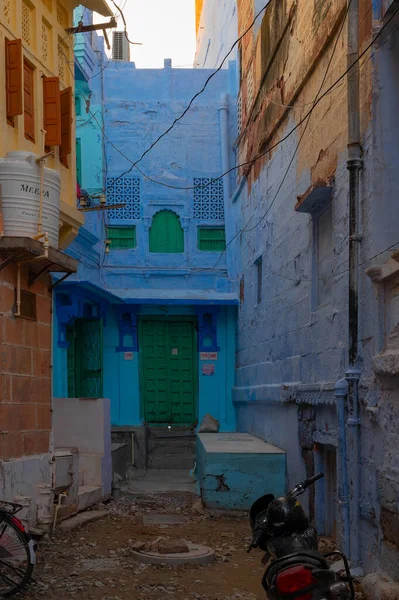 Jodhpur Rajasthan インド 2019年10月21日 伝統的なブルーの色の家 歴史的には ヒンドゥ教徒のブラフミン人は青で自分の家を上部のカーストであるために塗装するために使用され 伝統は次 — ストック写真