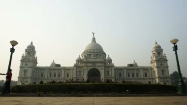 Victoria Memorial Vilayeti, Orta Kolkata 'daki büyük mermer bina İngilizler Meydan' da anıtlar yaptı ve Kolkata, Batı Bengal, Hindistan 'ın ünlü anıtlarından biridir..