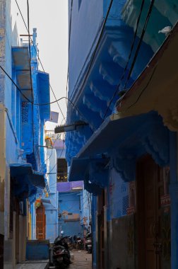 Jodhpur, Rajasthan, Hindistan - 21 Ekim 2019: Geleneksel Mavi renkli ev. Mavi Hindu Brahmanlar için semboliktir, üst kasttan olmak..