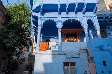 Jodhpur, Rajasthan, Hindistan - 21 Ekim 2019: Geleneksel Mavi renkli ev. Mavi Hindu Brahmanlar için semboliktir, üst kasttan olmak..