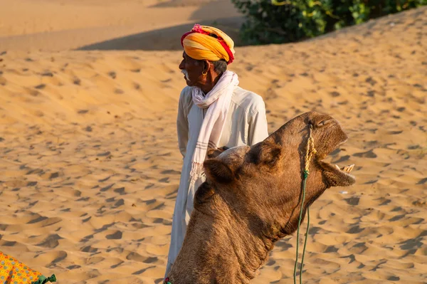 Пустыня Тар Раджастан Индия Октября 2019 Года Портрет Верблюда Хозяином — стоковое фото