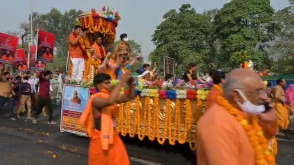 Haridwar Uttarakhand Indien April 2021 Hindu Anhängare Ljusa Saffran Klänningar — Stockvideo