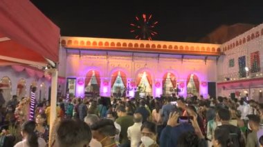 Kolkata, Batı Bengal, Hindistan - 12 Ekim 2021: Shovabazar Rajbarhi 'nin Durga Puja pandalı. Hinduizm 'in en büyük festivali tüm dünyada kutlandı. UNESCO Kültür Mirası.