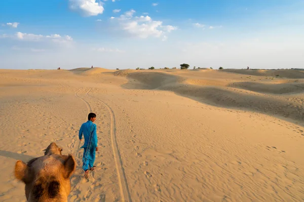 Thar Desert Rajasthan India 15Th October 2019 Cameleer Leading Camel — Fotografia de Stock