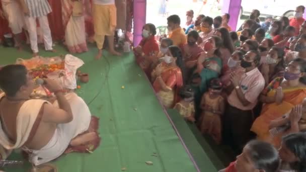 Howrah West Bengal India 14Th October 2021 Hindu Devotees Offering — Stockvideo