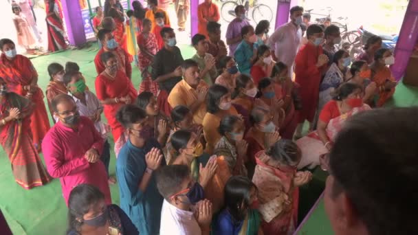 Howrah Bengal Barat India Oktober 2021 Pemuja Hindu Menawarkan Pushpanjali — Stok Video