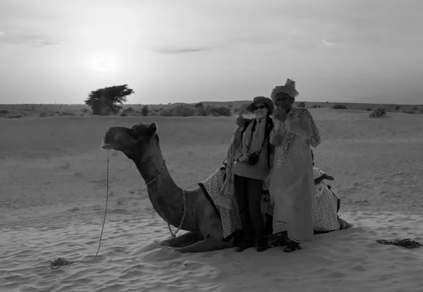 Thar Desert Rajasthan India Oktober 2019 Cameleer Een Indiase Vrouwelijke — Stockfoto