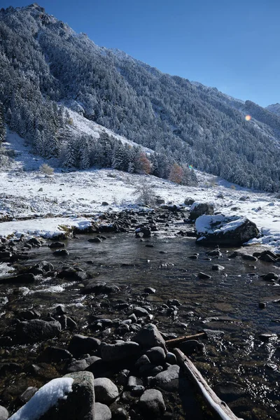 River Snow Capped Mountains — Stock Photo, Image