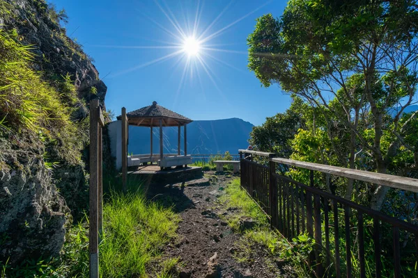 Güneşli Bir Günde Reunion Adası Nın Kıyısında Cap Noir Köyünde — Stok fotoğraf