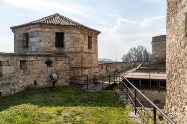 Bulgaristan 'ın Vidin kenti yakınlarındaki Tuna Nehri üzerindeki korunmuş ortaçağ kalesi Baba Vida