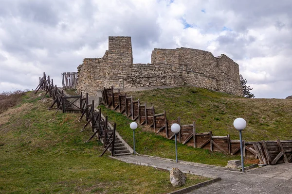 Ruínas Fortaleza Pedra Medieval Kaleto Localizado Perto Cidade Mezdra Bulgária — Fotografia de Stock