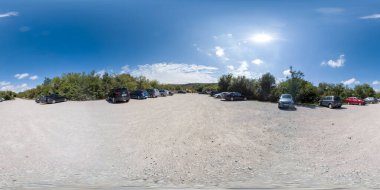 Devetashka Mağarası 'nın içinde inanılmaz bir ekosistem bulunan 360 panoraması. Bulgaristan 'ın Lovech kenti yakınlarında yer alıyor.