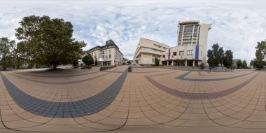 Bulgaristan 'ın Lovech kentindeki ana caddenin 360 manzarası