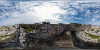 Bulgaristan 'ın Lovech kentindeki Antik Kale' nin 360 manzarası