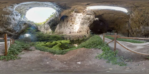 360 Panorama Gigantycznej Jaskini Devetashka Niesamowitym Ekosystemem Środku Położony Pobliżu — Zdjęcie stockowe