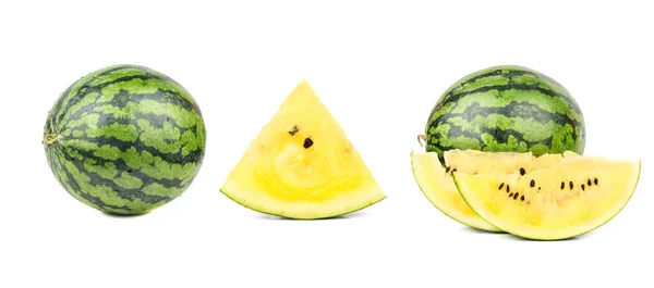 Gelbe Wassermelone Mit Hälfte Und Scheiben Isolieren Auf Weißem Hintergrund Stockbild