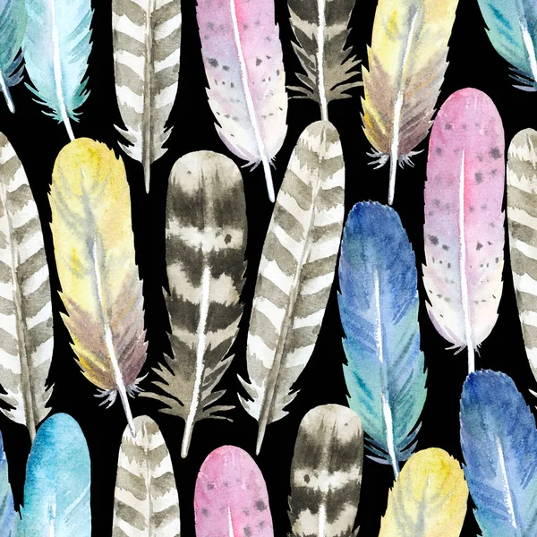 Patrón Boho sin costuras con plumas coloridas pintadas de acuarela. Fondo original para diseño y tela. — Foto de Stock