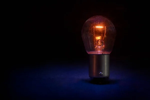 Light Bulb Dark Background — Stock Photo, Image