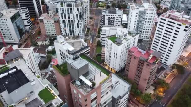 Détails Ville Moderne Avec Beaux Bâtiments Point Vue Aérien Quito — Video