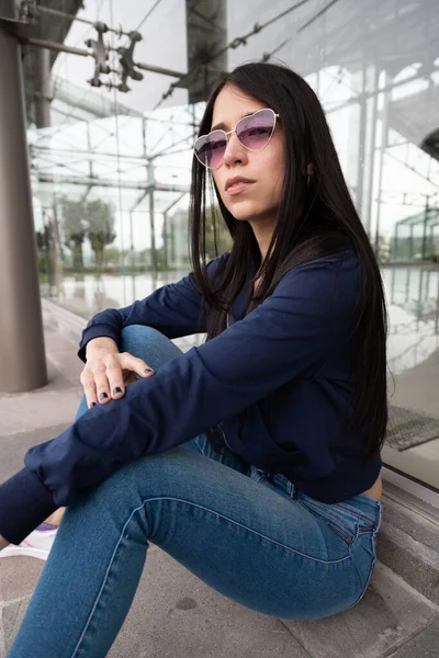 Glamorous Lifestyle Young Latin Female Model Trendy Long Black Hair — Stockfoto
