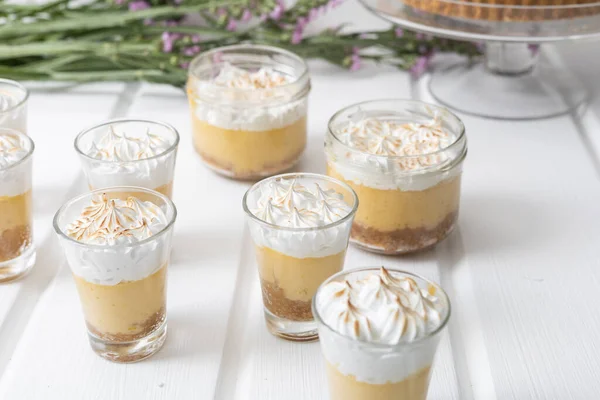 Delicious Coffee Appetizers Glass Cups Cream Cinnamon Desserts Elegant Decoration — Stock Photo, Image
