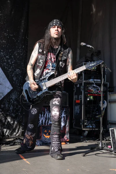 Twiztid, 9-18-2021 'de Rob Zombie için özel konuk olarak Riff Fest' te canlı performans sergiliyor.