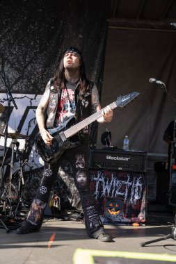 Twiztid, 9-18-2021 'de Rob Zombie için özel konuk olarak Riff Fest' te canlı performans sergiliyor.