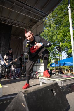 Twiztid, 9-18-2021 'de Rob Zombie için özel konuk olarak Riff Fest' te canlı performans sergiliyor.