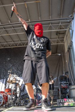 Twiztid, 9-18-2021 'de Rob Zombie için özel konuk olarak Riff Fest' te canlı performans sergiliyor.