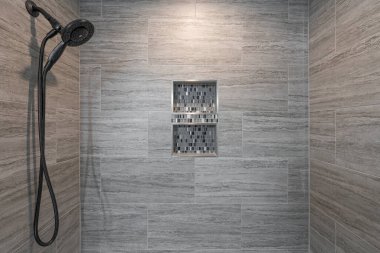 Duş kiremitleri, banyo yenileme projenizde lisanslı bir müteahhit tarafından değiştirildi.