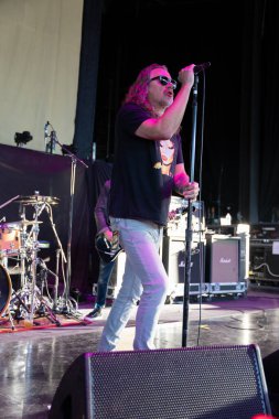 Candlebox 9-18-2021 'de Rob Zombie için özel konuk olarak Riff Fest 2021' de canlı performans sergiliyor.