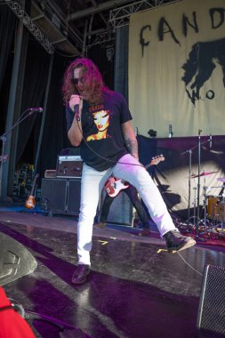 Candlebox 9-18-2021 'de Rob Zombie için özel konuk olarak Riff Fest 2021' de canlı performans sergiliyor.