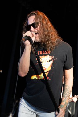 Candlebox 9-18-2021 'de Rob Zombie için özel konuk olarak Riff Fest 2021' de canlı performans sergiliyor.