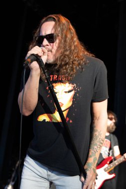 Candlebox 9-18-2021 'de Rob Zombie için özel konuk olarak Riff Fest 2021' de canlı performans sergiliyor.