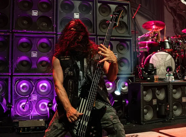 Black Label Society Detroit Fillmore, Michigan 'da 11-14-2021' de Detroit Chapter 'da sahne almaktadır.