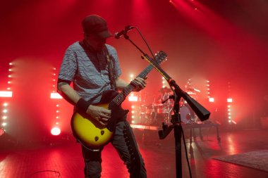 Bir Deadman Teorisi Detroit, Michigan taraftarları için 11-26-2021 'de Fillmore Detroit' te canlı performans sergiliyor.