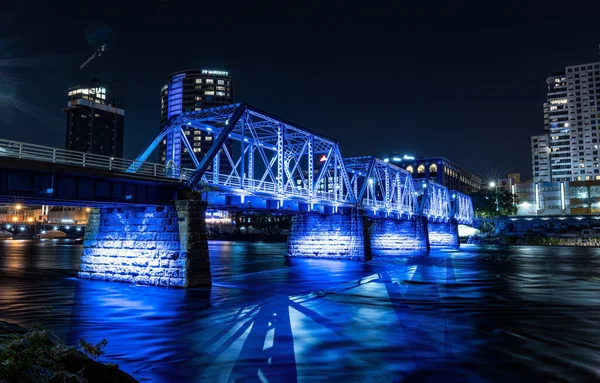 Grand Rapids Michigan Usa Oktober 2020 Blaue Brücke Der Innenstadt — Stockfoto