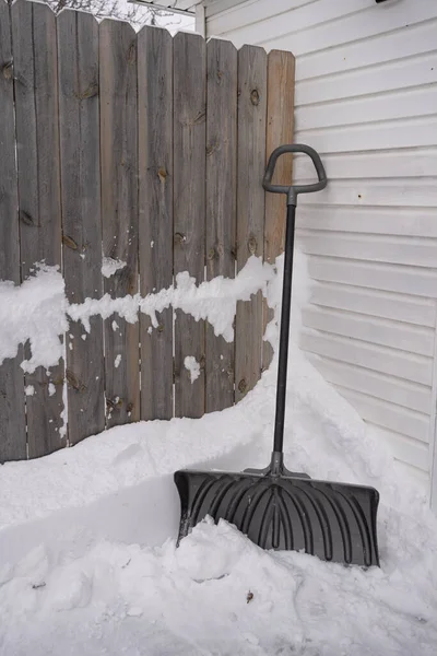 Pala Nieve Está Esperando Para Terminar Limpiar Nieve Después Una —  Fotos de Stock