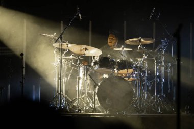 Kızı Royal Oak Music Theater 'da sahne alır. Royal Oak, Michigan' da. Özel konuk Tremonti ve Lyell ile birlikte.