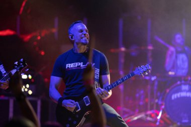 Tremonti, Royal Oak Music Theater 'da sahne alıyor. Royal Oak, Michigan, 03-06-2022' de Daughtry için özel konuk olarak.